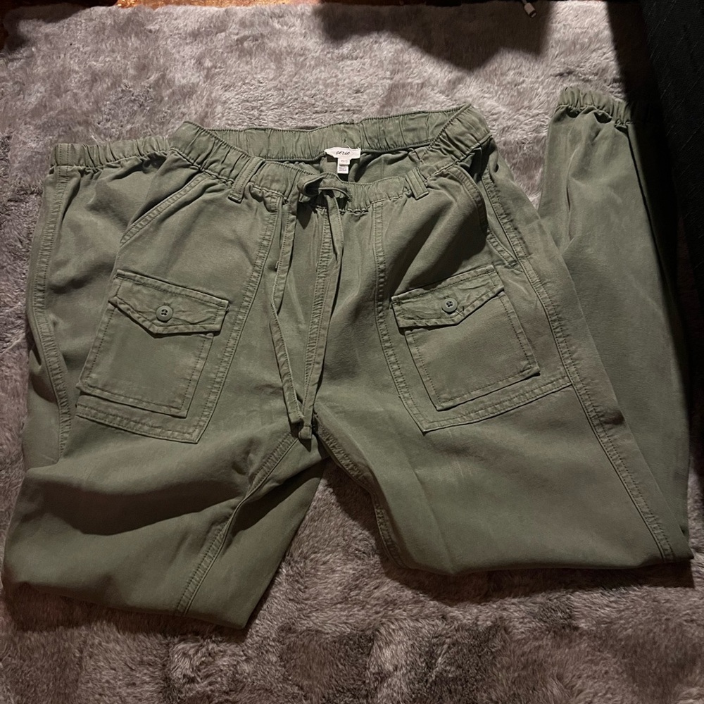 Aerie green cargos